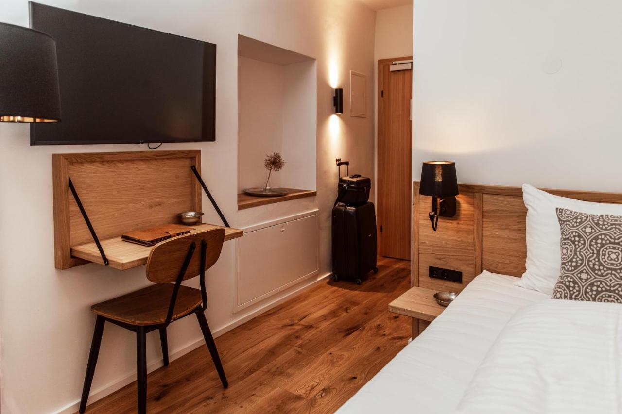 The Salt Townhouse Aparthotel Hallein Bagian luar foto